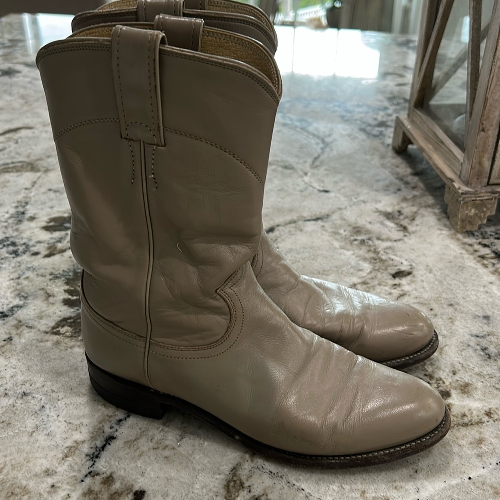 JUSTIN TAUPE COWBOY BOOTS